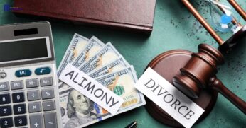 Divorce attorney using alimony calculator